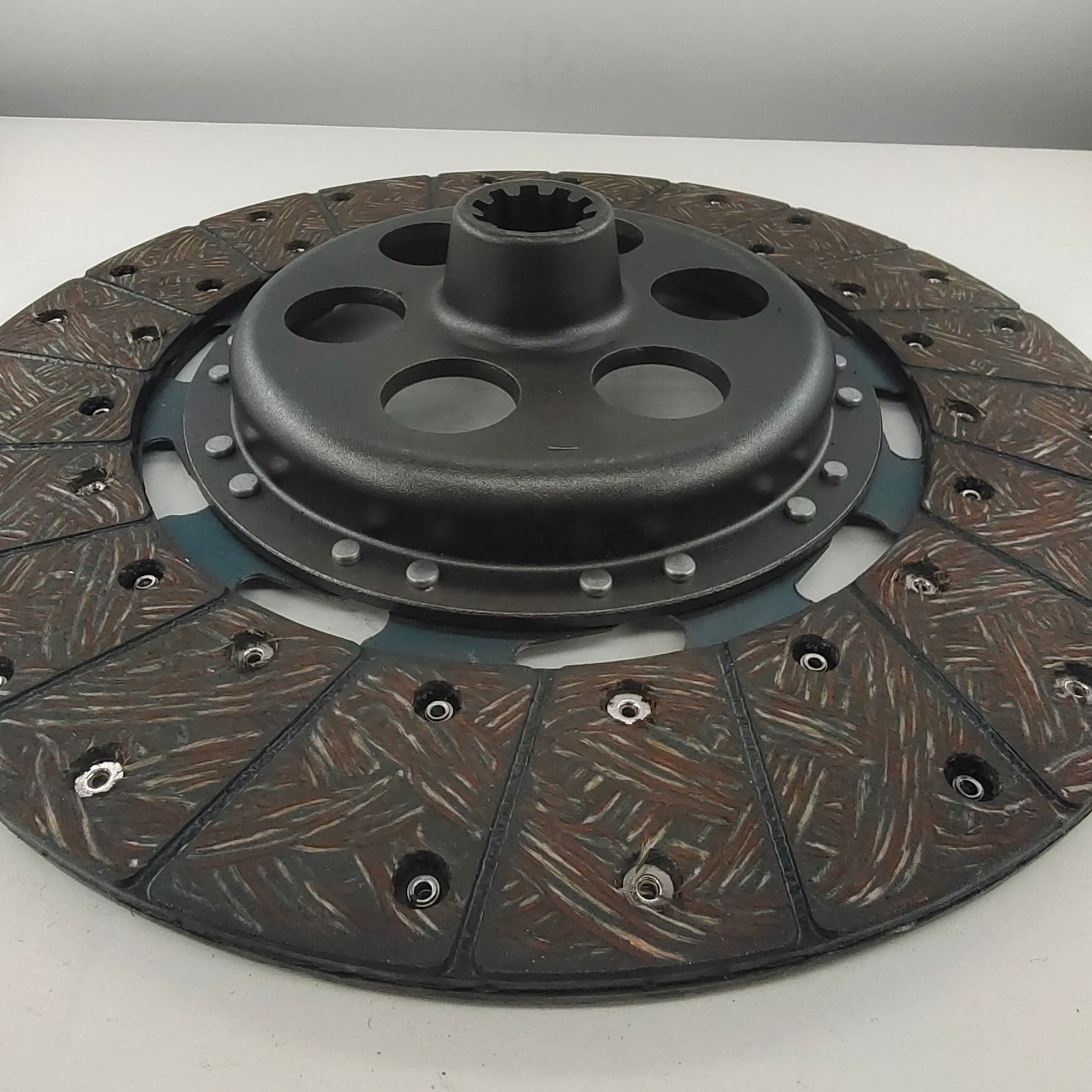 High quality Tractor clutch disc MF360 OR MF375