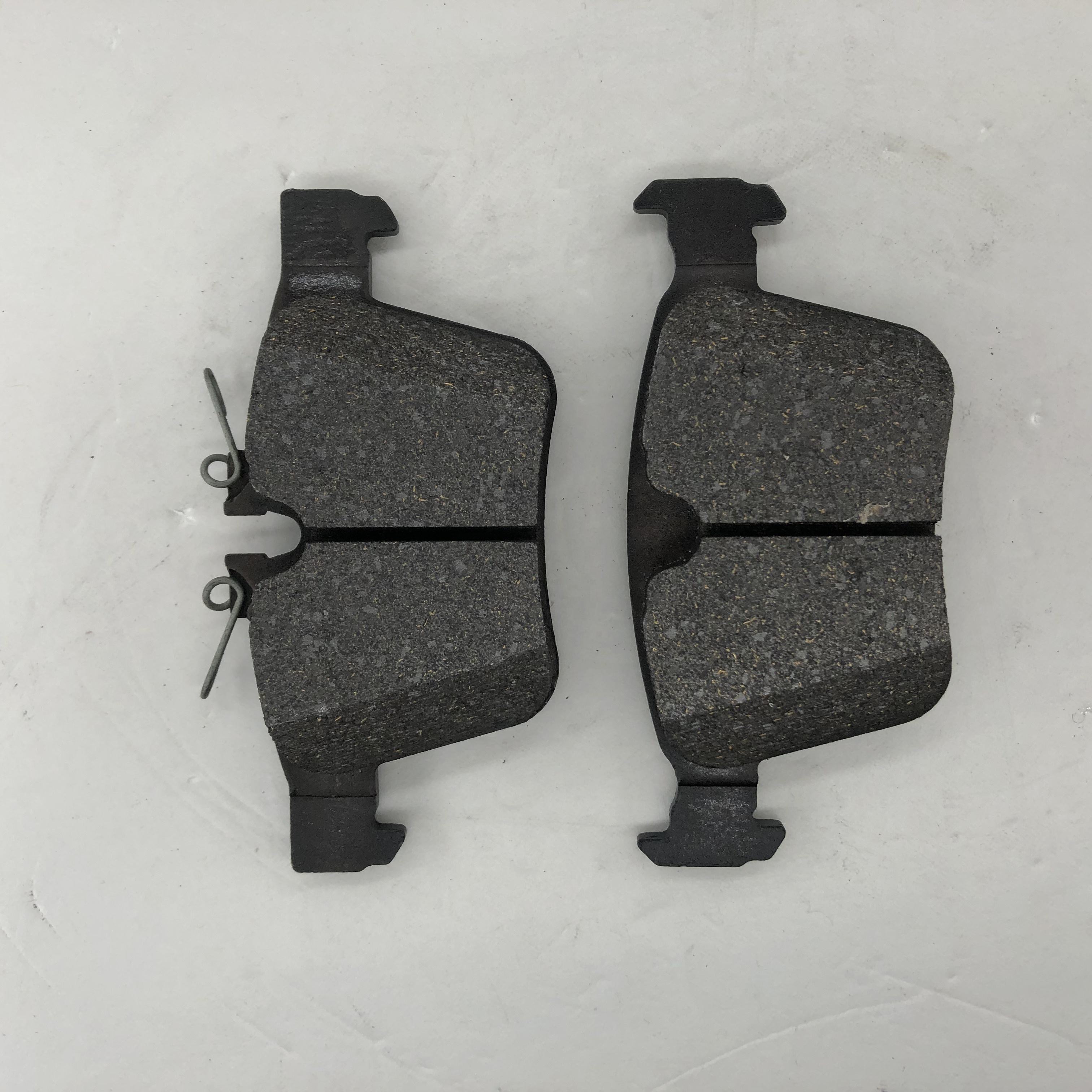 D1821 Oem no. 31471265 High original quality ceramic front and rear brake pads for land rover OE LR061385